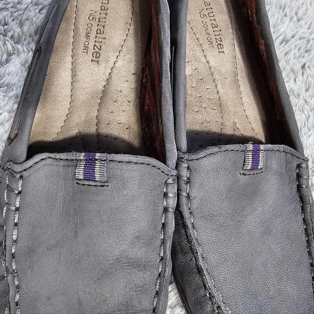 Women's Grey Naturalizer Loafers, Size 7 - Picture 8 of 12